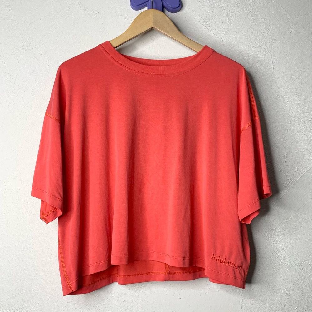 lululemon athletica Coral Short Sleeve Tee